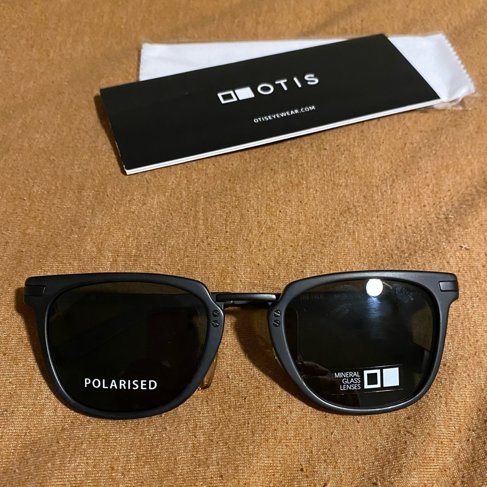OTIS The Talk Sunglasses- mineral glass lenses